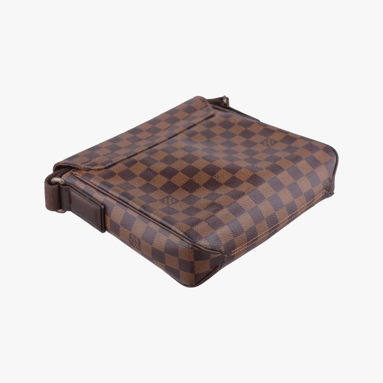 Louis Vuitton District PM Evene Damier Canvas Messenger Bag — view 7