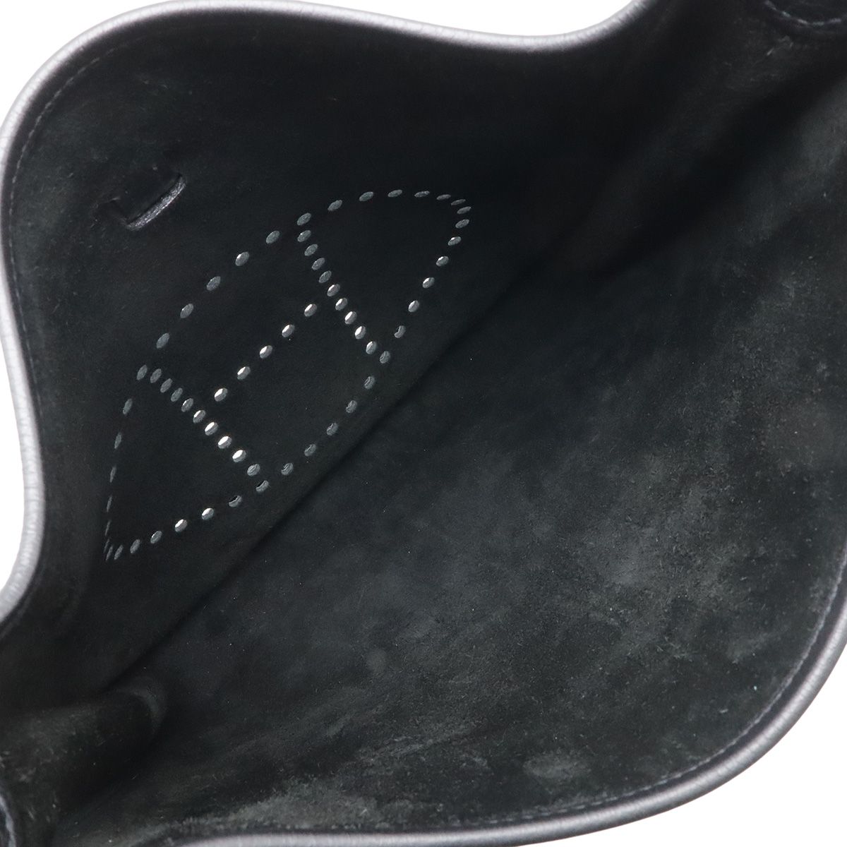 Hermes Evelyne II 2 PM Shoulder Bag Crossbody Taurillon Clemence Leather Black — view 6