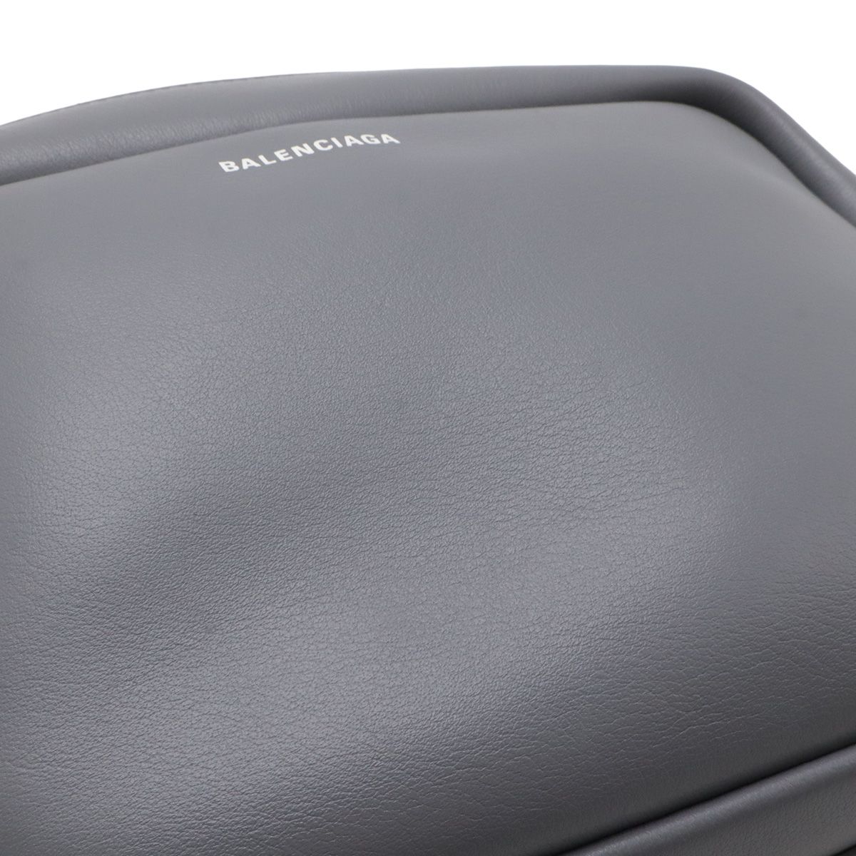 Balenciaga Everyday Camera Bag S Pochette Crossbody Leather Gray White — view 4