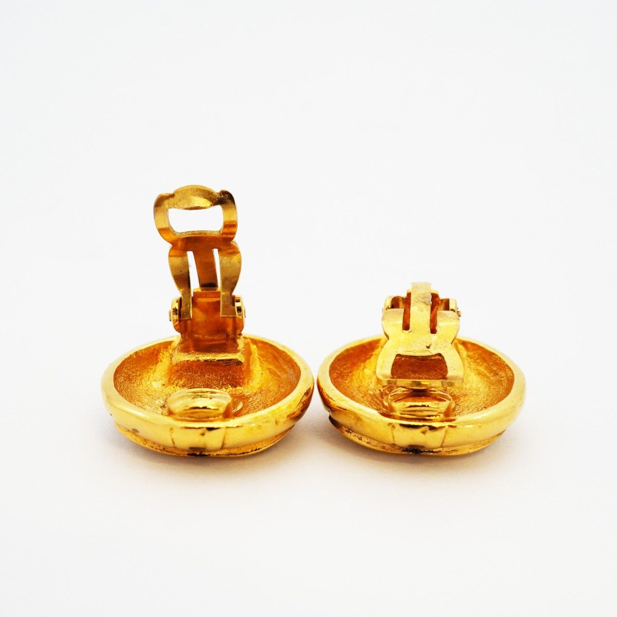 Chanel Earrings Vintage CC Logo Round — view 3