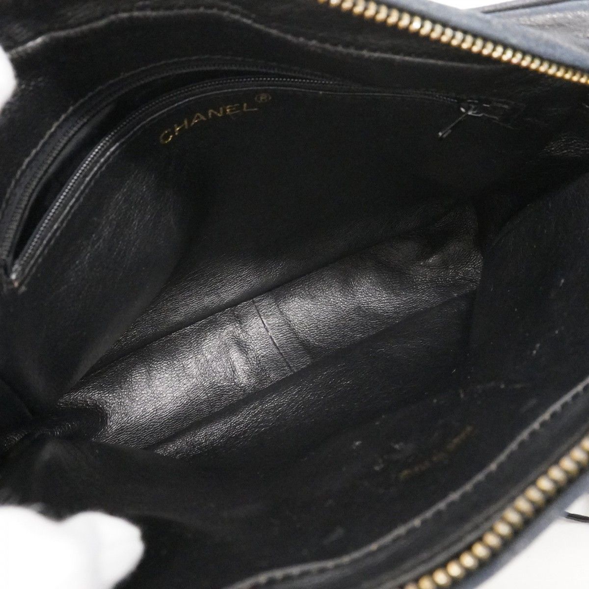Chanel Shoulder Bag Quilted Lambskin Black Gold — view 4