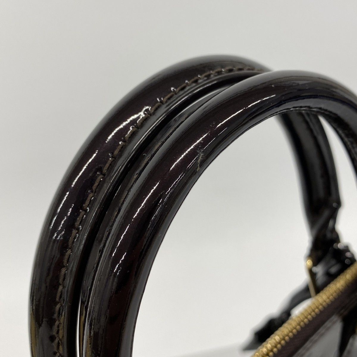 Louis Vuitton Handbag Vernis Alma PM Amaranth — view 8