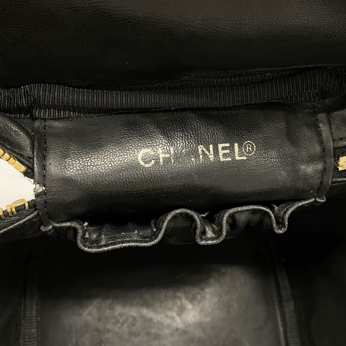 Chanel Vanity Bag Caviar Leather Black Gold — view 5