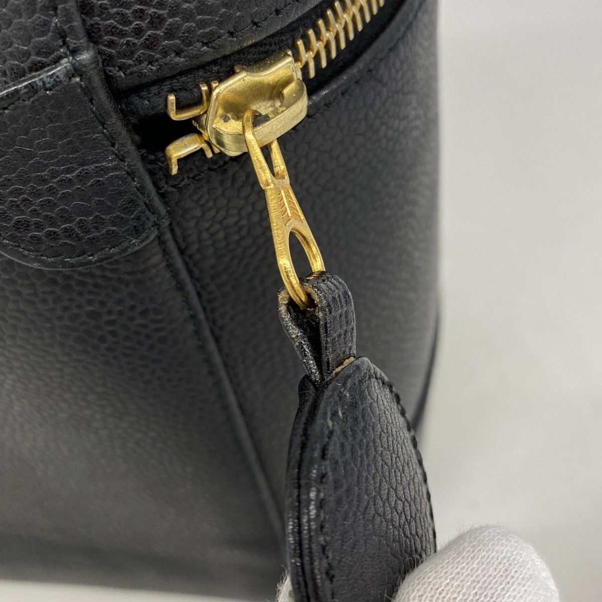 Chanel Vanity Bag Caviar Leather Black Gold — view 8