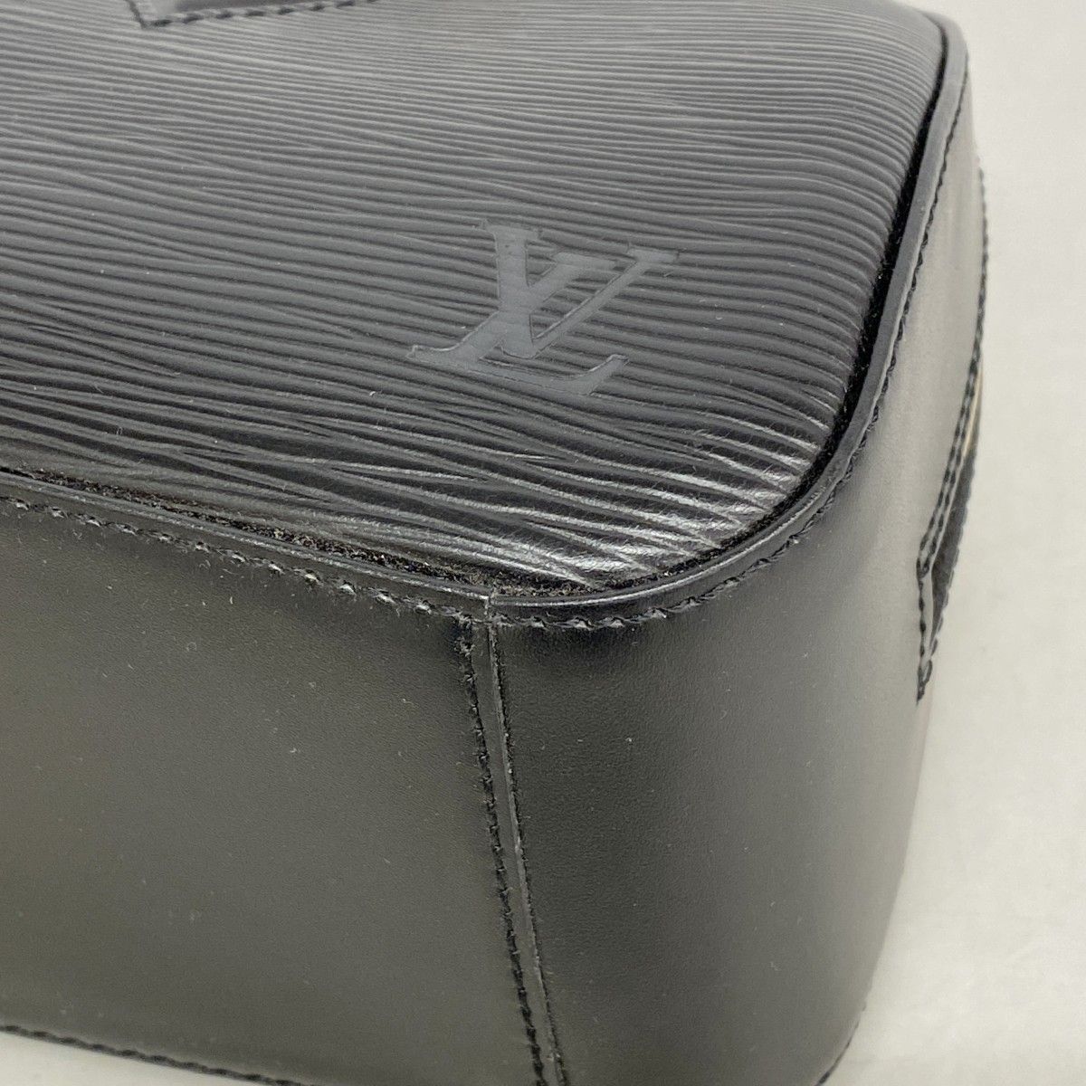 Louis Vuitton Handbag Epi Jasmine Noir — view 6