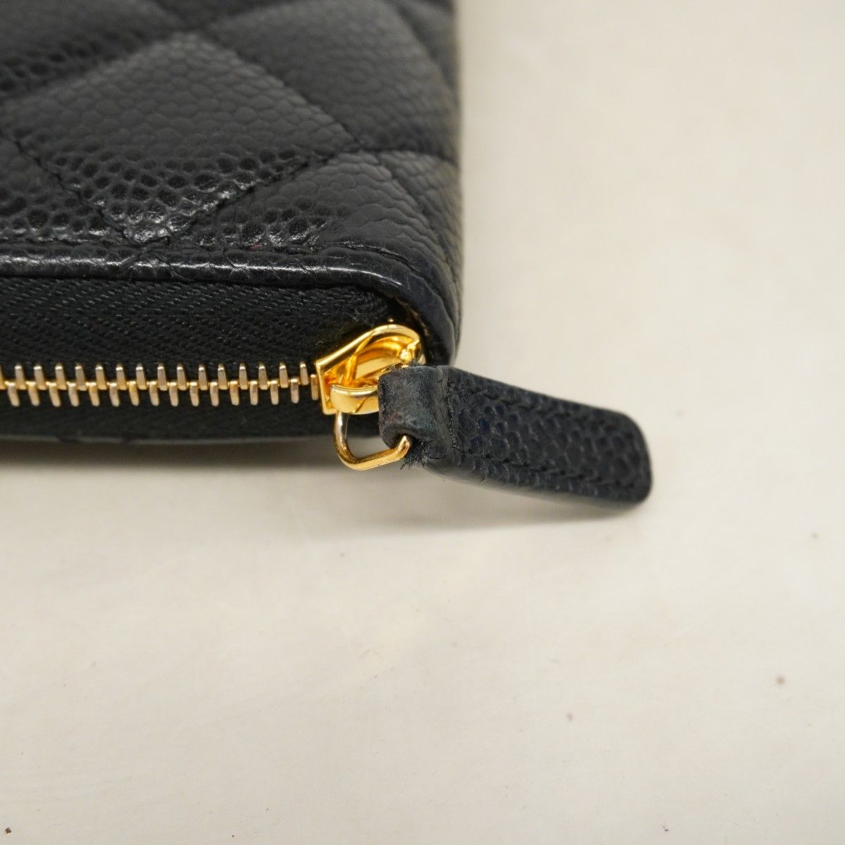 Chanel Wallet Quilted Caviar Leather Black Gold — view 7
