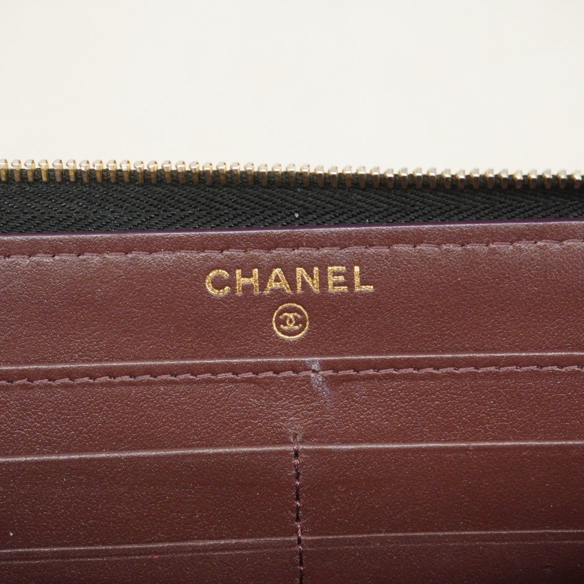 Chanel Wallet Quilted Caviar Leather Black Gold — view 4