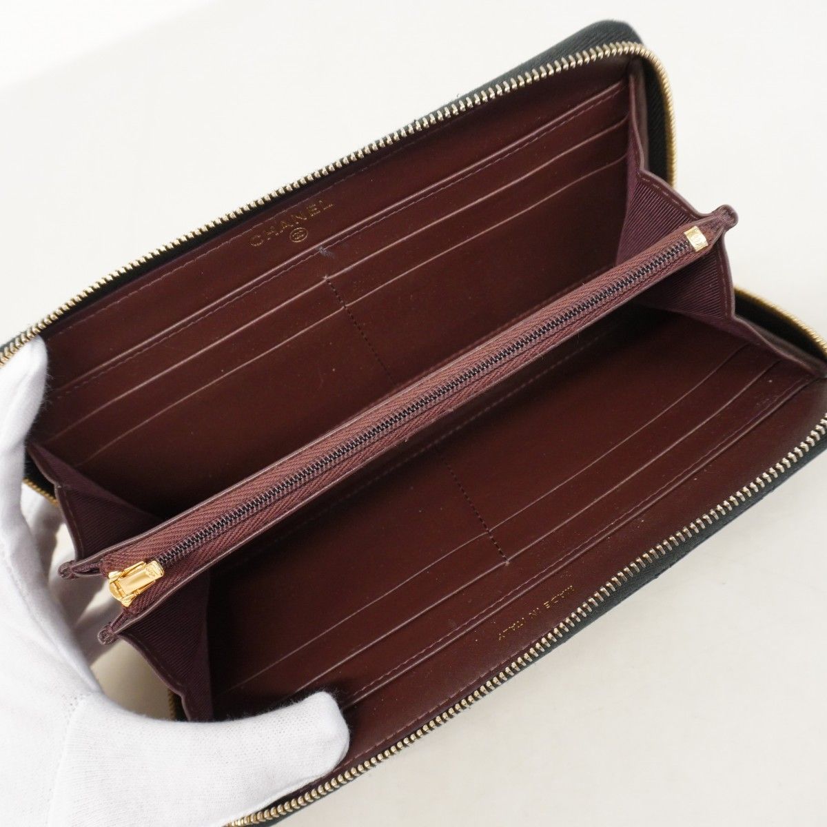 Chanel Wallet Quilted Caviar Leather Black Gold — view 3
