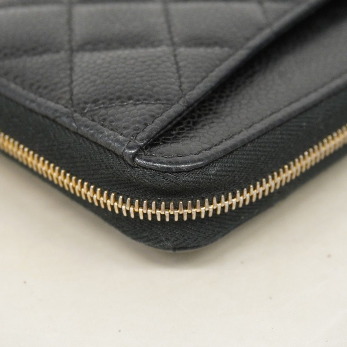 Chanel Wallet Quilted Caviar Leather Black Gold — view 6