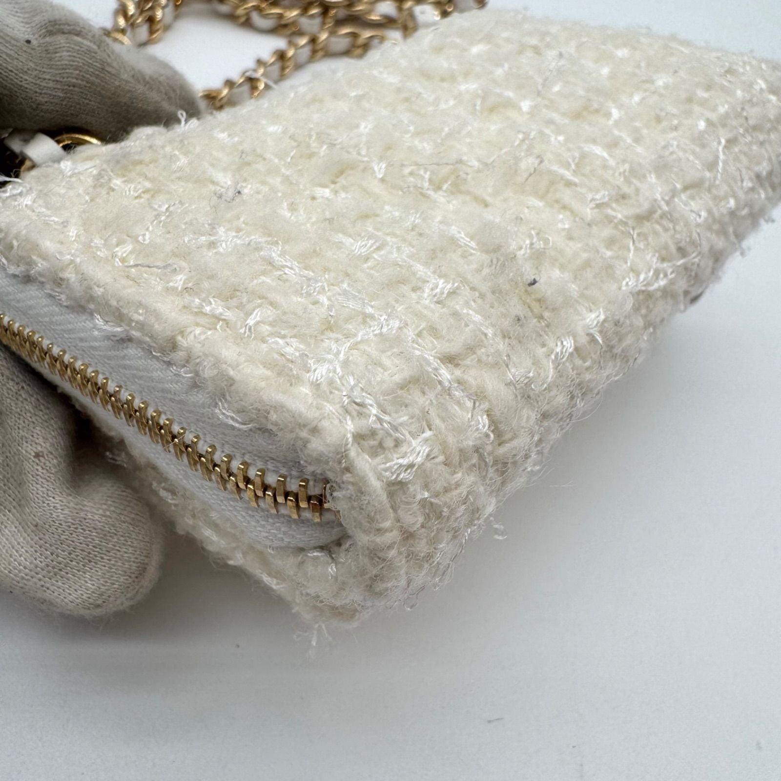 Chanel Mini Chain Wallet Coin Case Ribbon Tweed White CC Logo Gold — view 7