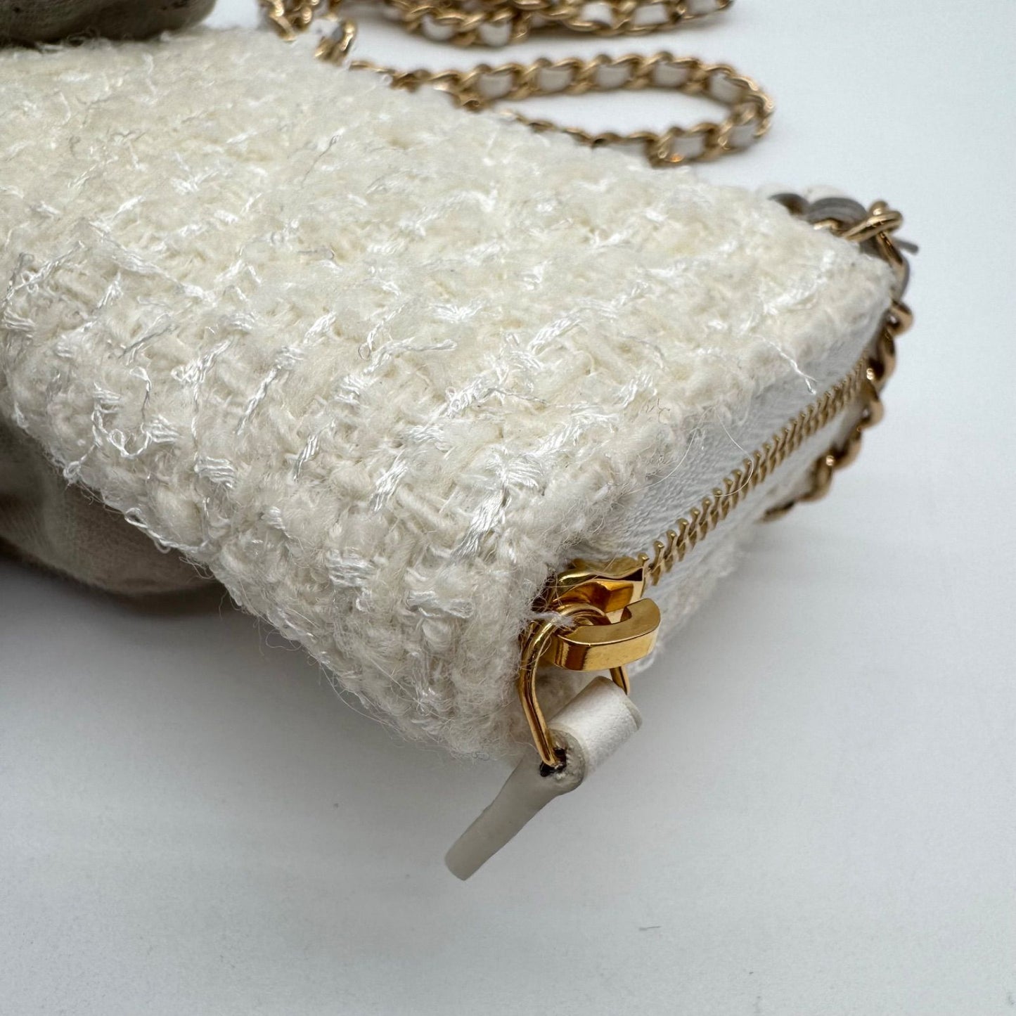 Chanel Mini Chain Wallet Coin Case Ribbon Tweed White CC Logo Gold — view 8