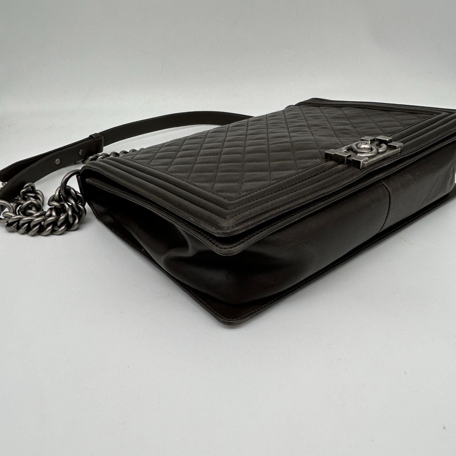 Chanel Shoulder Bag Leather Black Chain — view 7