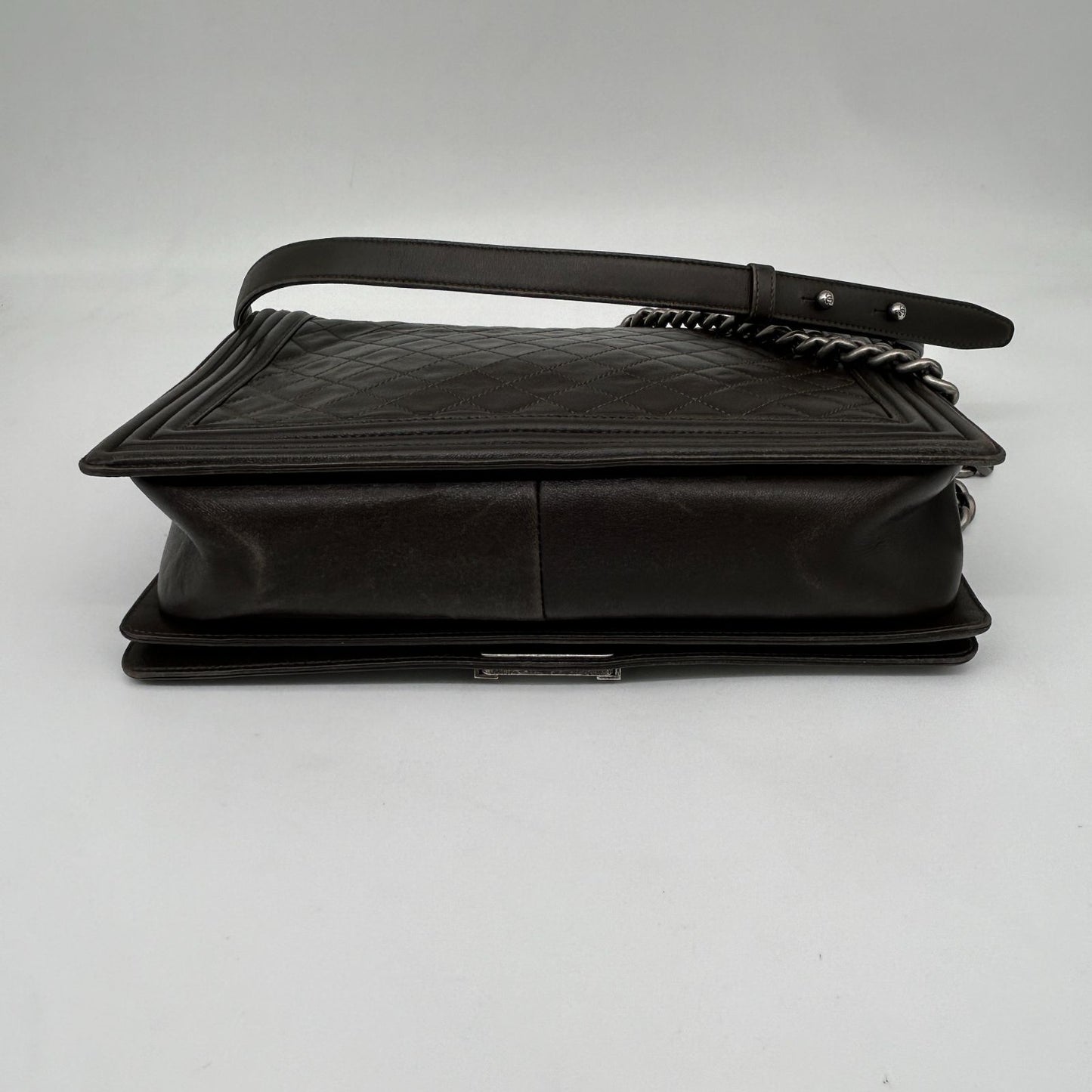 Chanel Shoulder Bag Leather Black Chain — view 5
