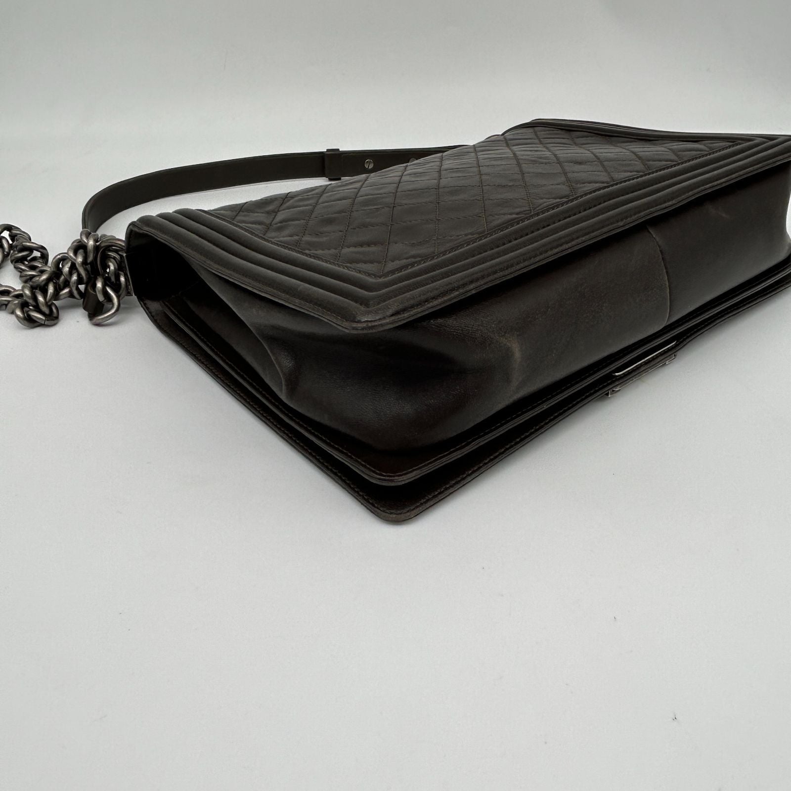 Chanel Shoulder Bag Leather Black Chain — view 9