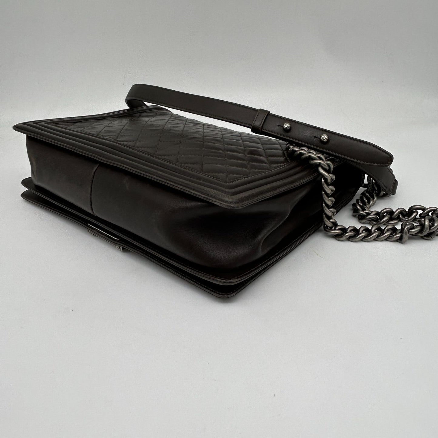 Chanel Shoulder Bag Leather Black Chain — view 6