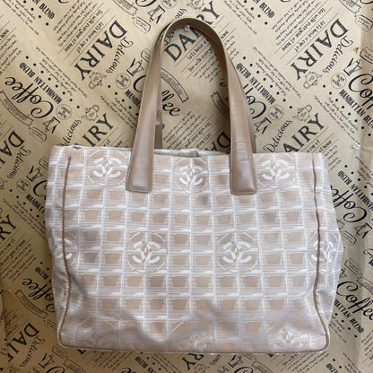 Chanel Tote New Travel Beige CC Logo Business — view 2