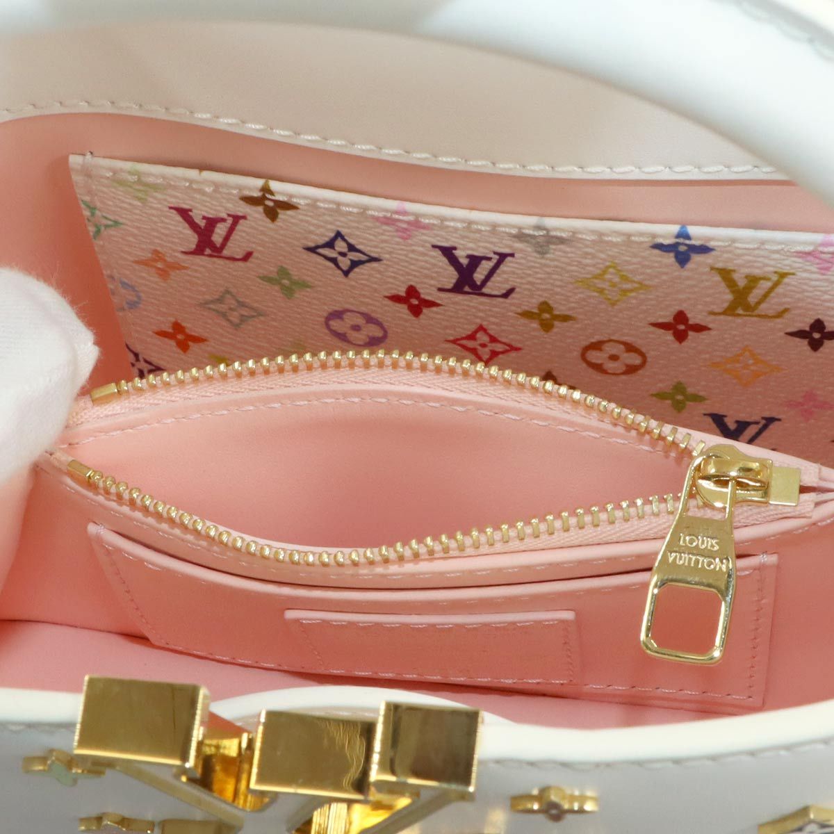 Louis Vuitton LV Xtm Capucines Mini 2-Way Bag Leather White — view 8