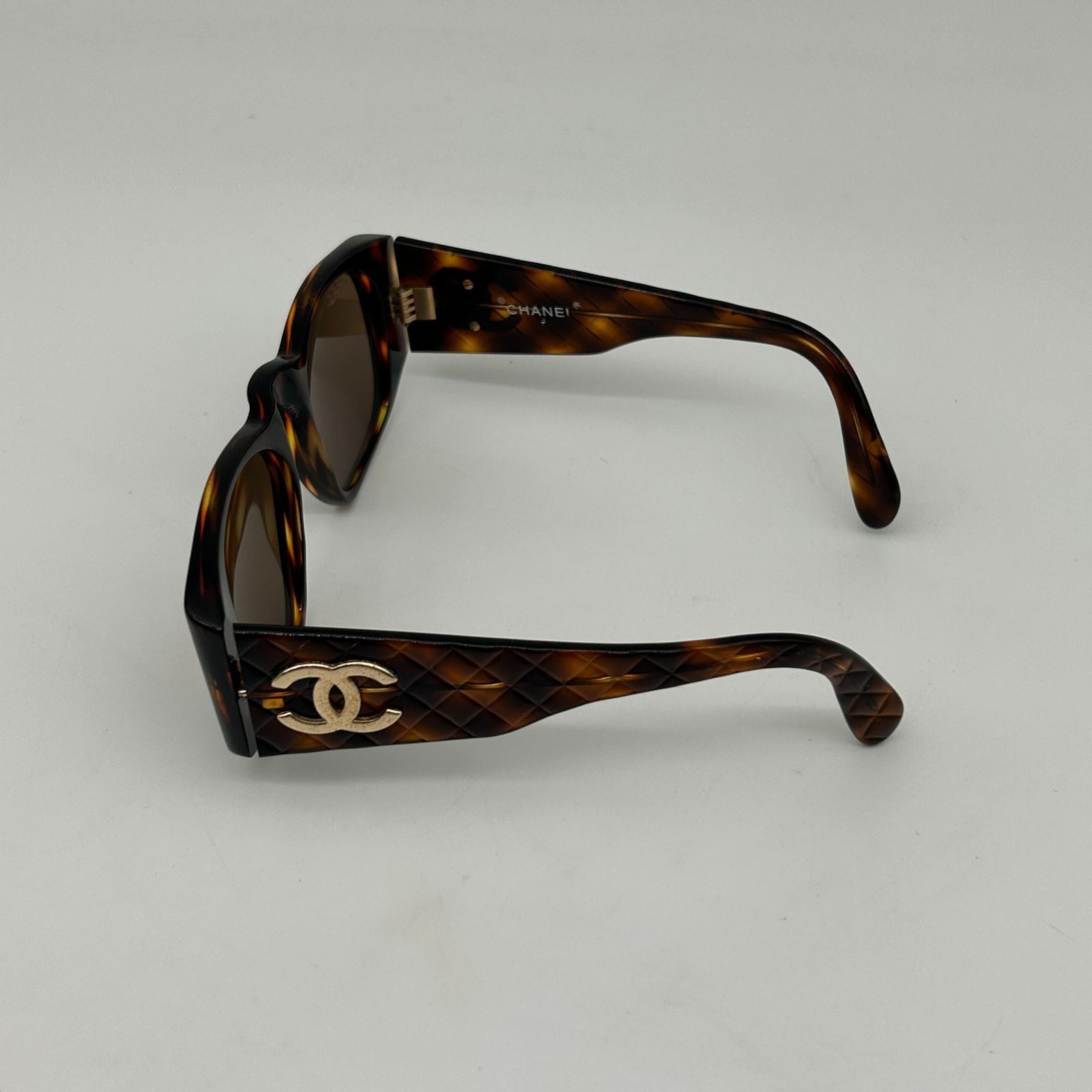 Chanel Vintage Quilted CC Logo Marble Brown Gold Acetate Sunglasses Eyewear — view 4