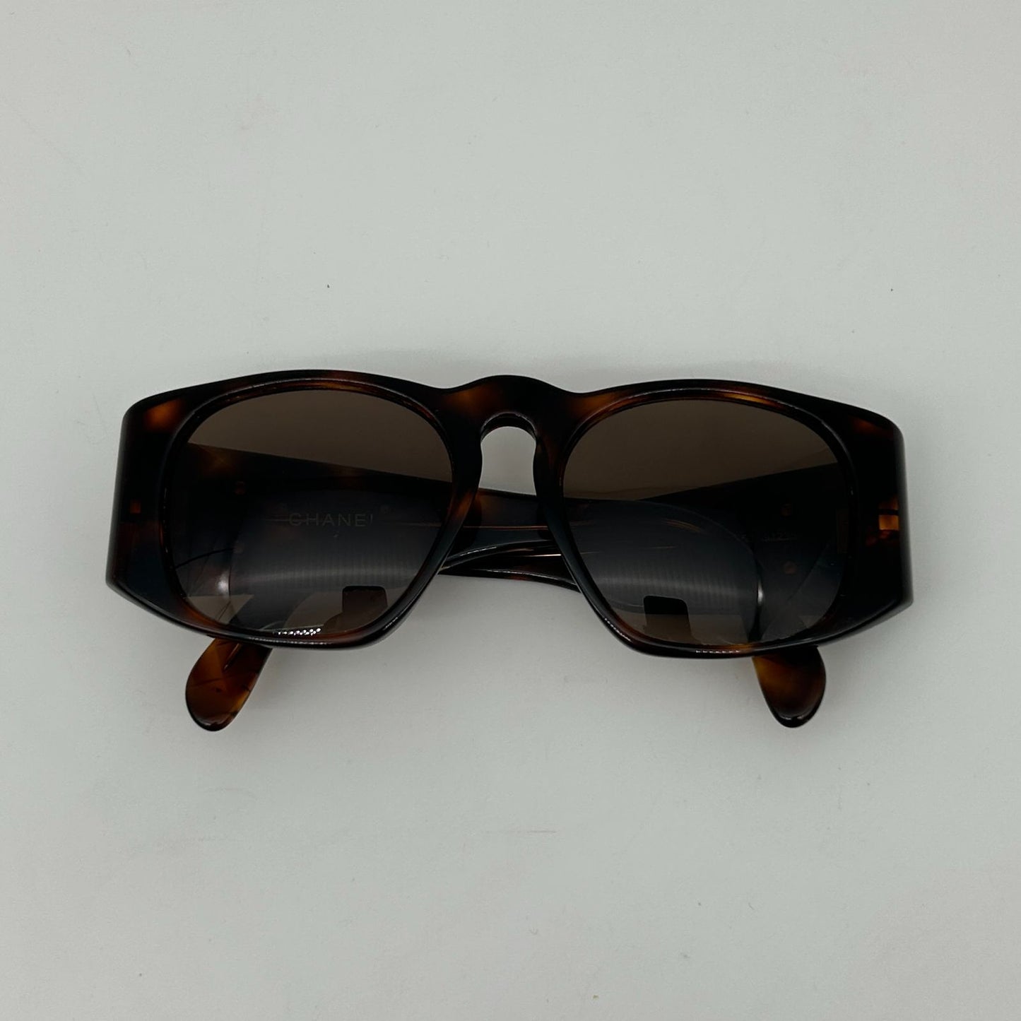 Chanel Vintage Quilted CC Logo Marble Brown Gold Acetate Sunglasses Eyewear