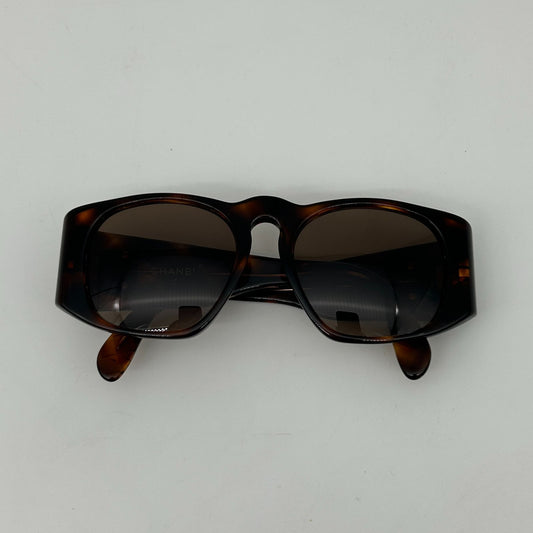 Chanel Vintage Quilted CC Logo Marble Brown Gold Acetate Sunglasses Eyewear