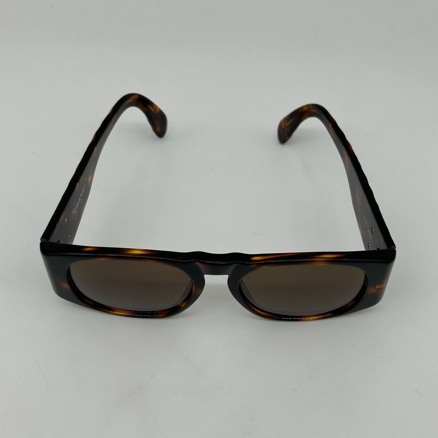 Chanel Vintage Quilted CC Logo Marble Brown Gold Acetate Sunglasses Eyewear — view 2