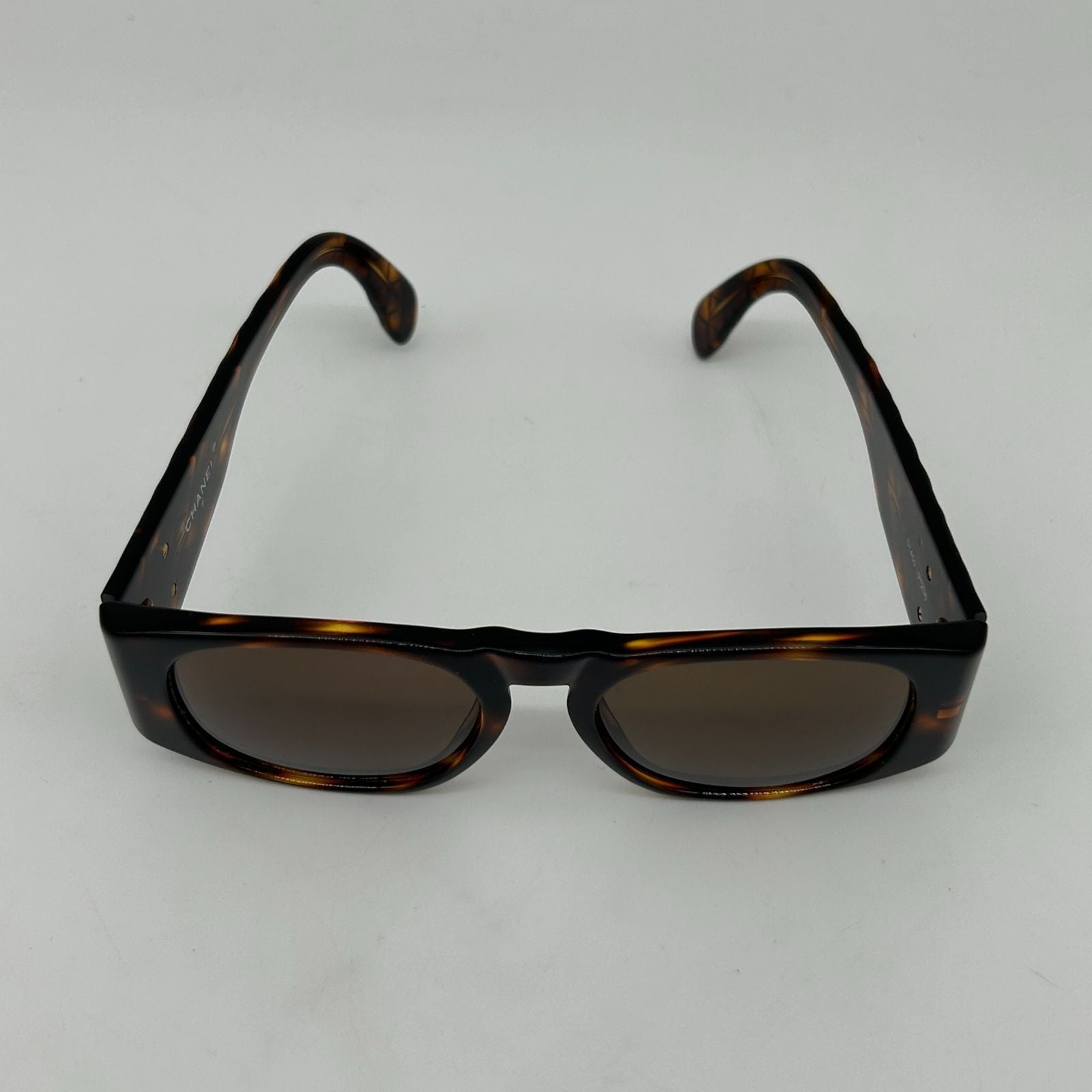 Chanel Vintage Quilted CC Logo Marble Brown Gold Acetate Sunglasses Eyewear — view 2