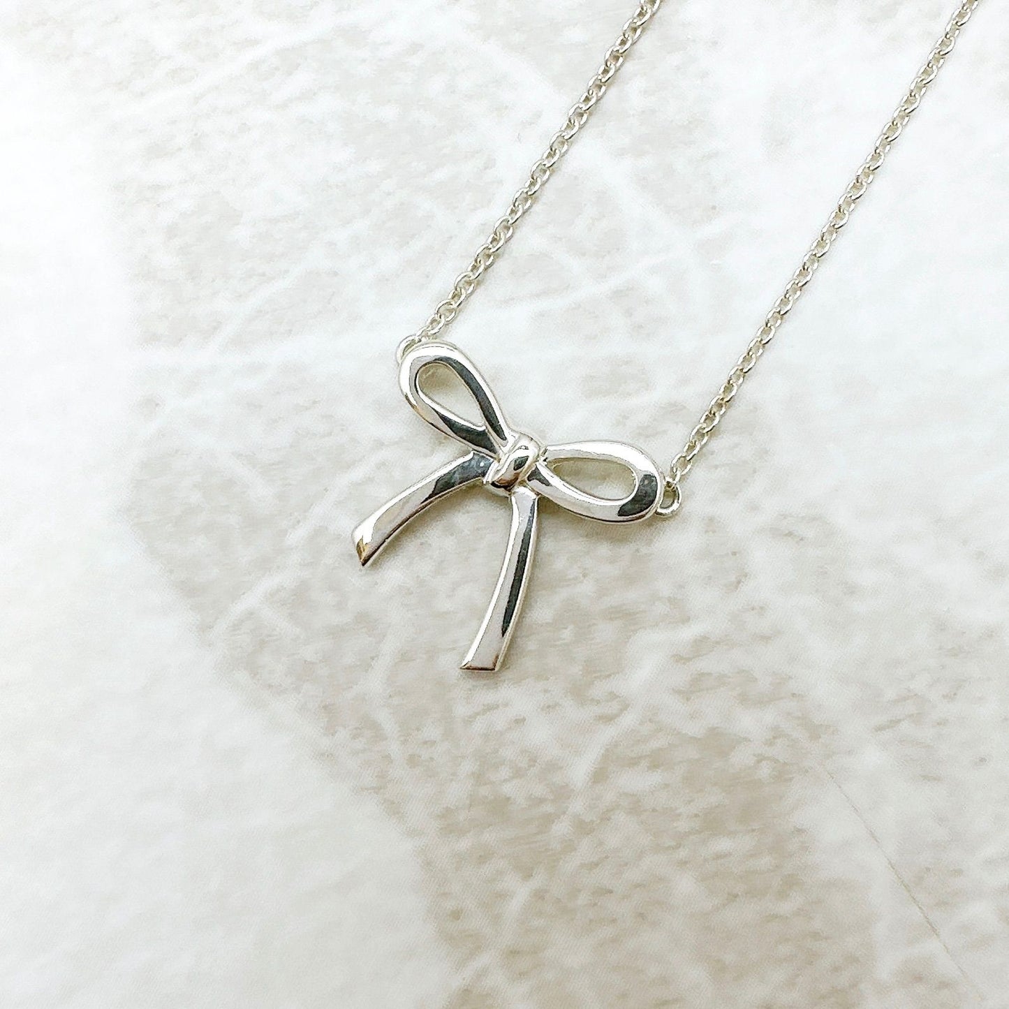 Tiffany & Co Bow Silver Necklace 41 cm — view 2