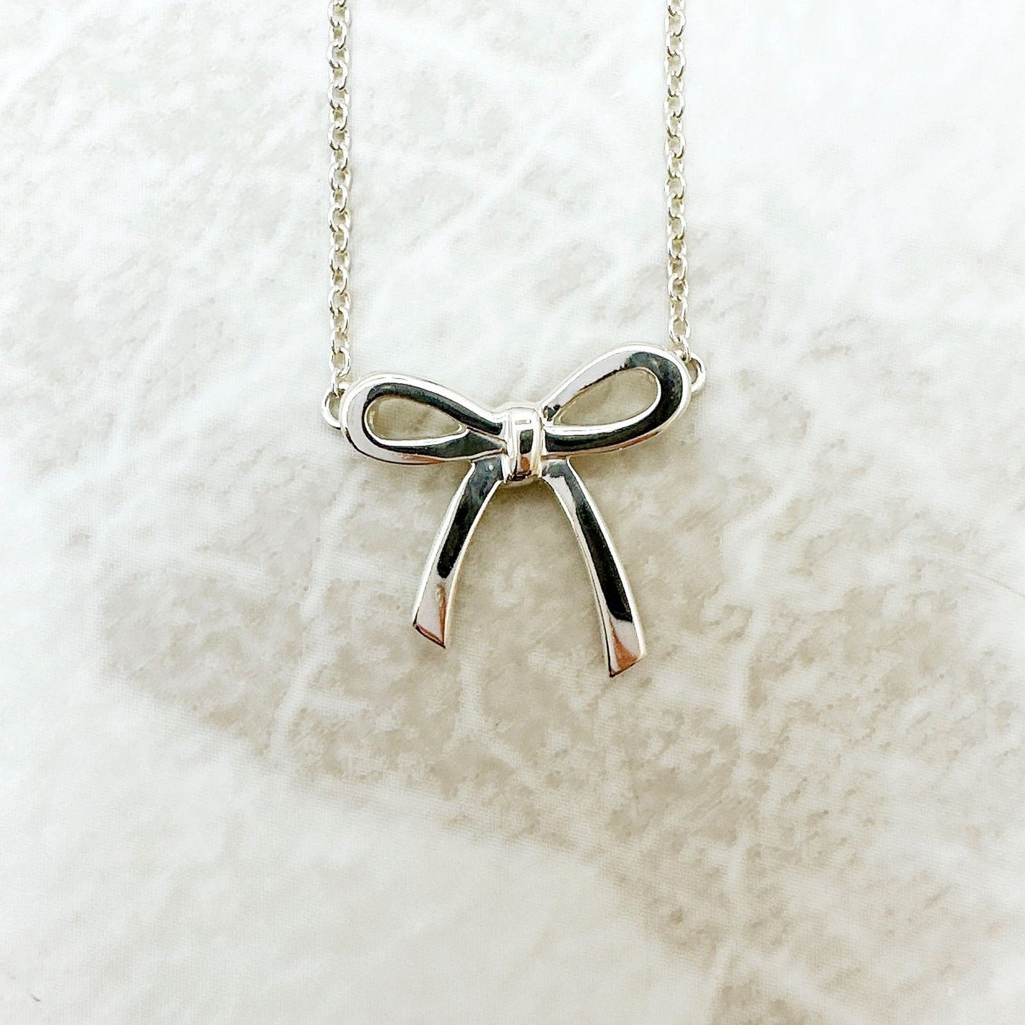 Tiffany & Co Bow Silver Necklace 41 cm — view 4