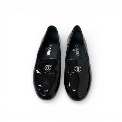 Chanel Loafers Leather Shoes Patent Black Silver CC Logo Pearl Opera Flat — view 2