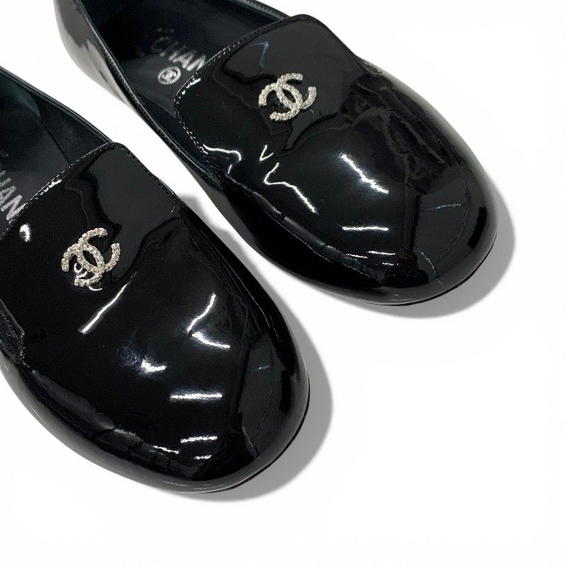 Chanel Loafers Leather Shoes Patent Black Silver CC Logo Pearl Opera Flat — view 9
