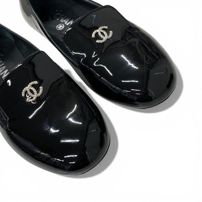Chanel Loafers Leather Shoes Patent Black Silver CC Logo Pearl Opera Flat — view 9