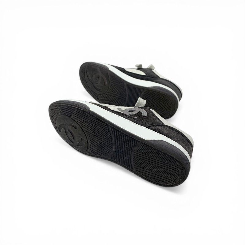 Chanel Sneakers Shoes Suede Gray CC Logo — view 5