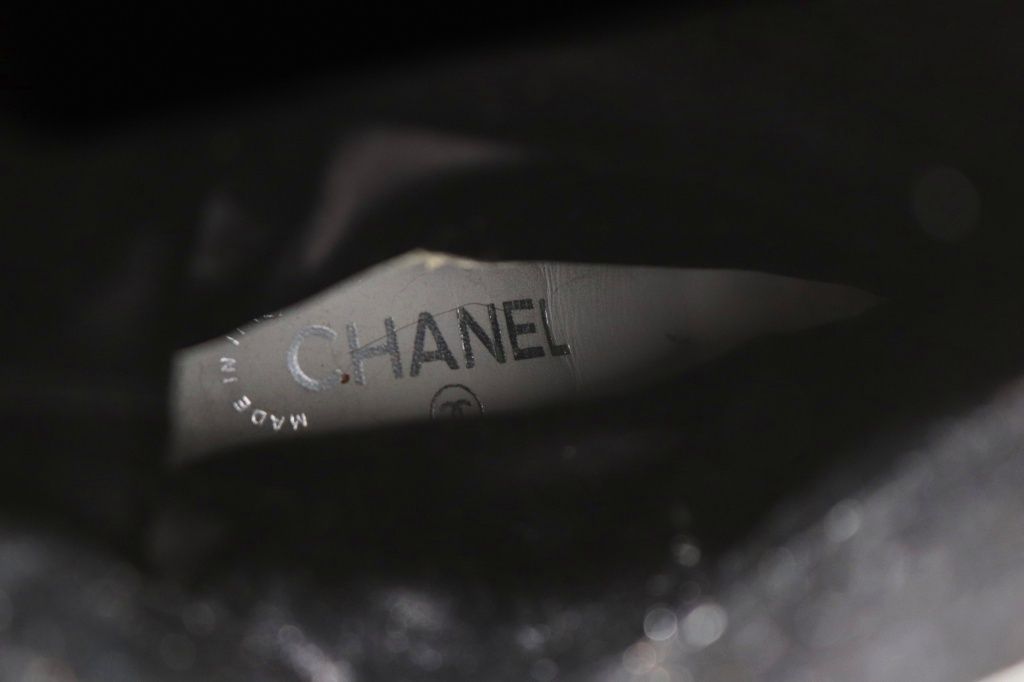 Chanel Middle Boots High Heels CC Logo Suede Bicolor 36.5 Light Gray — view 6