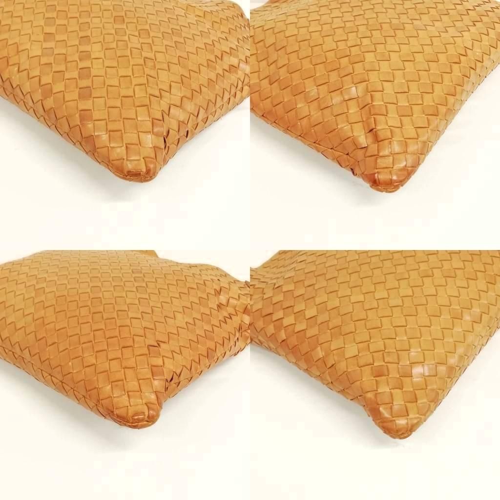 Bottega Veneta Intrecciato Shoulder Bag Vintage Beige — view 6