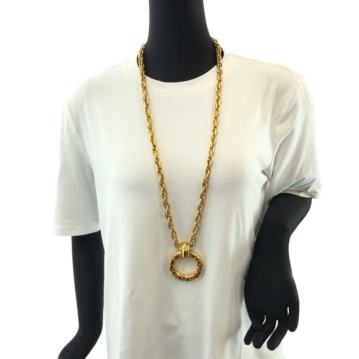 Chanel Vintage Circle Logo CC Gold Plated Necklace — view 9