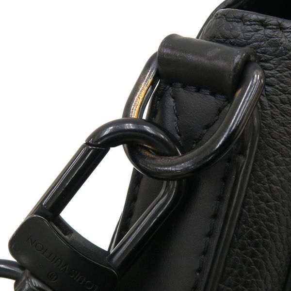 Louis Vuitton Takeoff Messenger — view 4