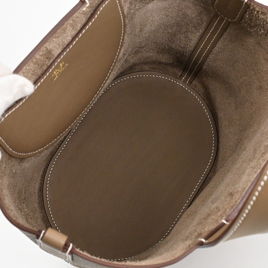 Hermes Handbag in the Loop 18 — view 4