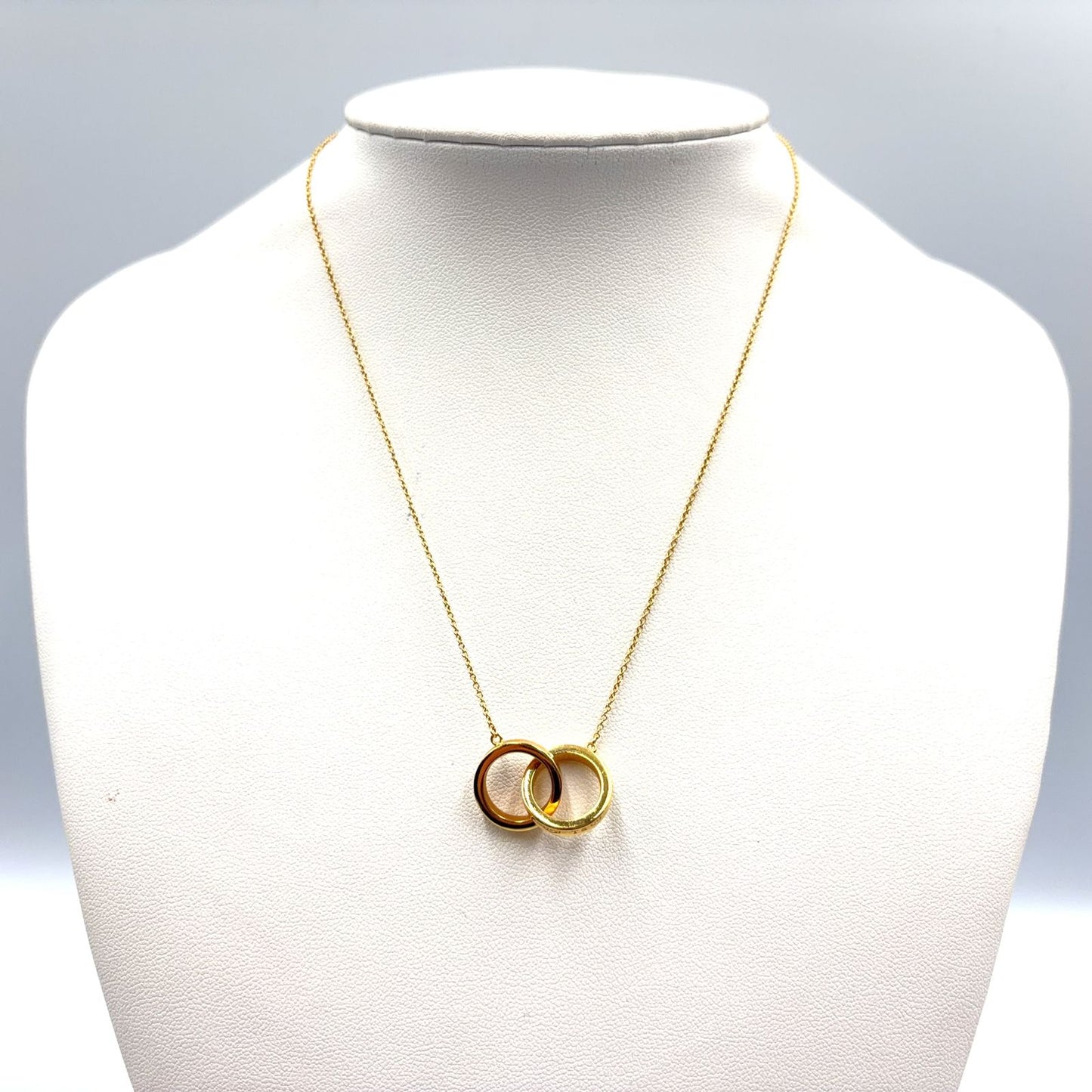 Tiffany & Co Interlocking Circle Yellow Gold Necklace — view 8