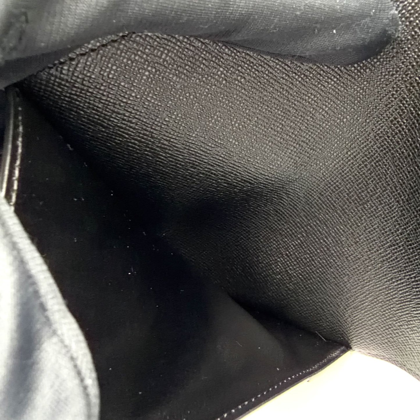 Louis Vuitton Couverture Passport NM Monogram Eclipse Black Card Case — view 6