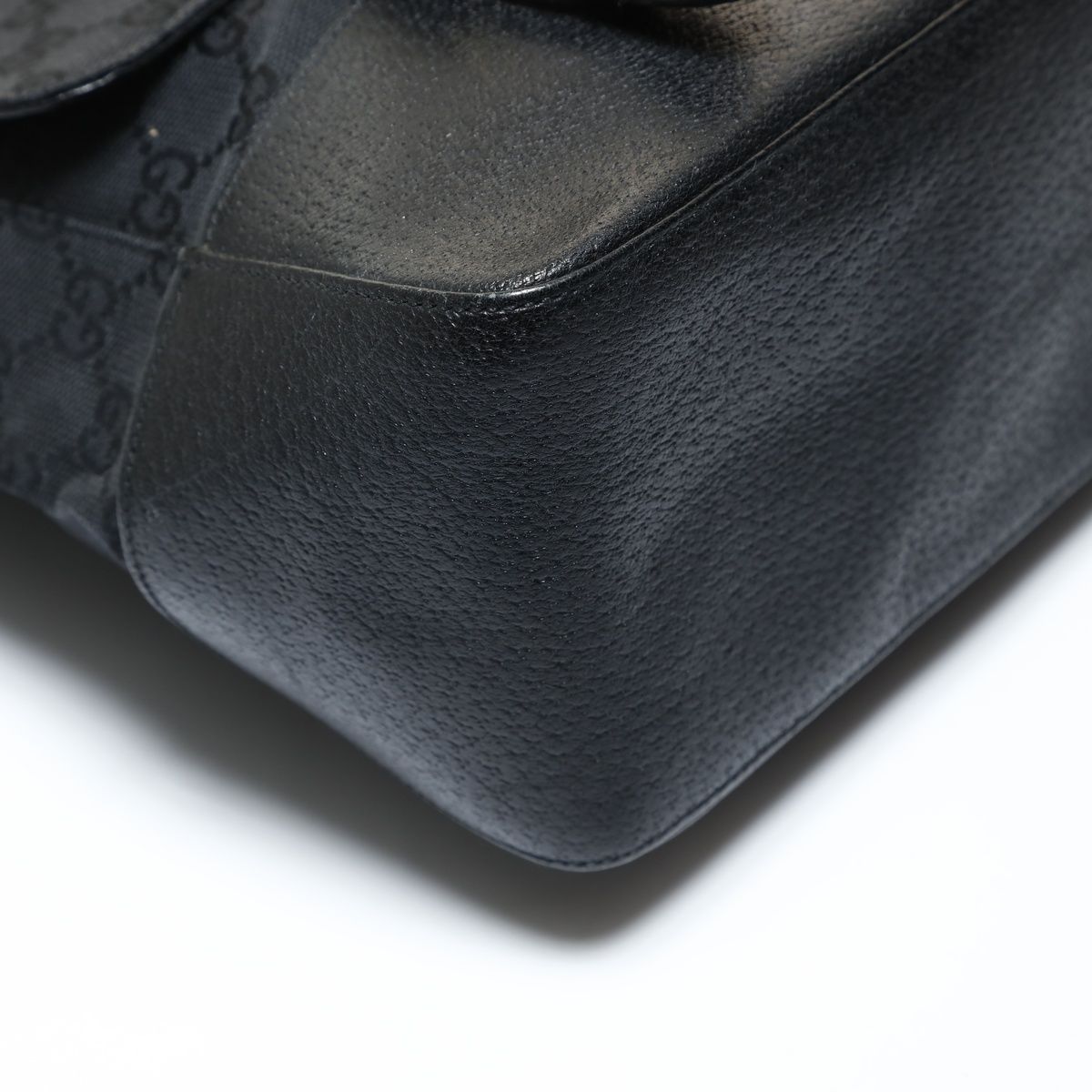 Gucci Shoulder Bag GG Canvas Gold — view 5