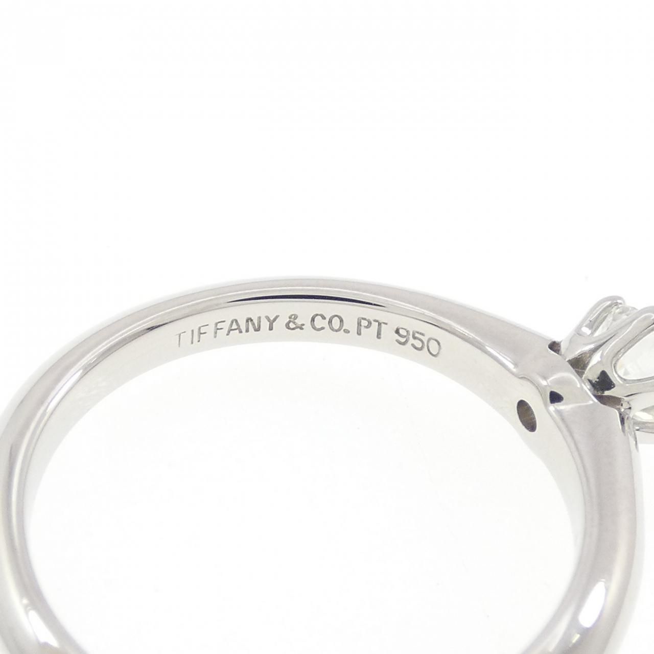 Tiffany & Co Classic Solitaire Ring — view 4