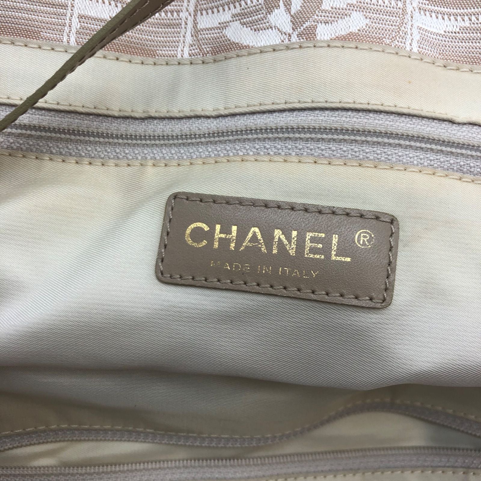 Chanel Tote New Travel Beige CC Logo Business — view 5