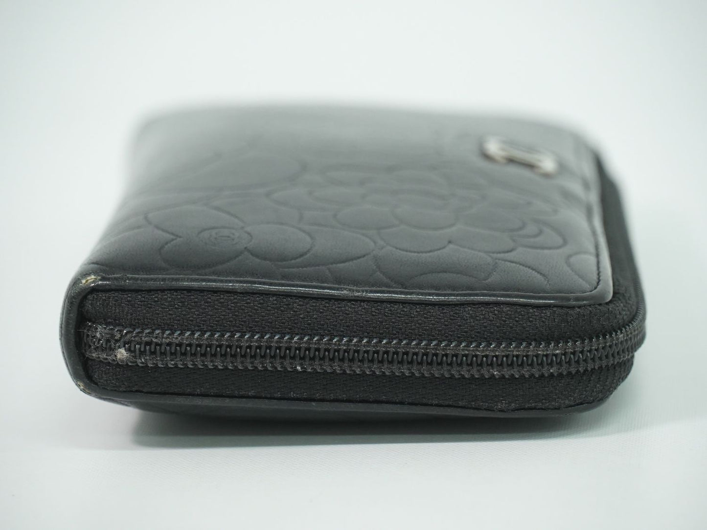 Chanel CC Logo Camelia Zip Around Wallet Leather Black — view 4