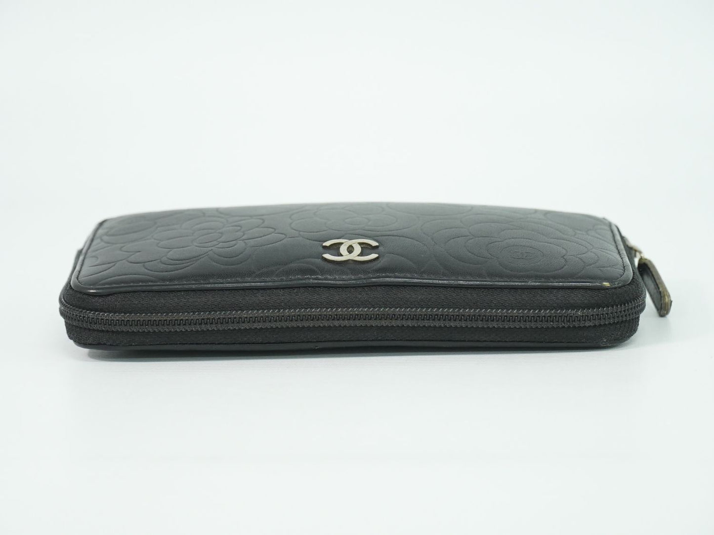 Chanel CC Logo Camelia Zip Around Wallet Leather Black — view 5