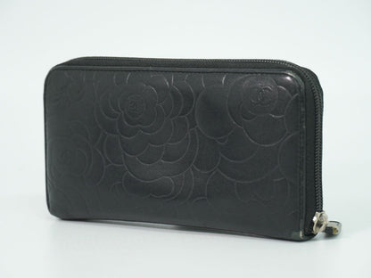 Chanel CC Logo Camelia Zip Around Wallet Leather Black — view 2