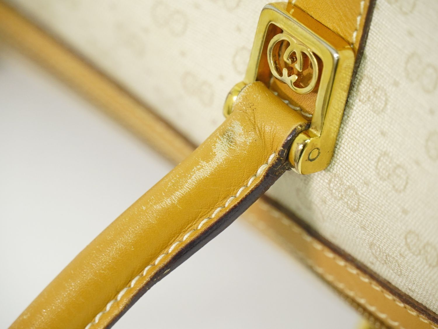 Gucci Micro GG Mini Boston Bag Beige — view 5
