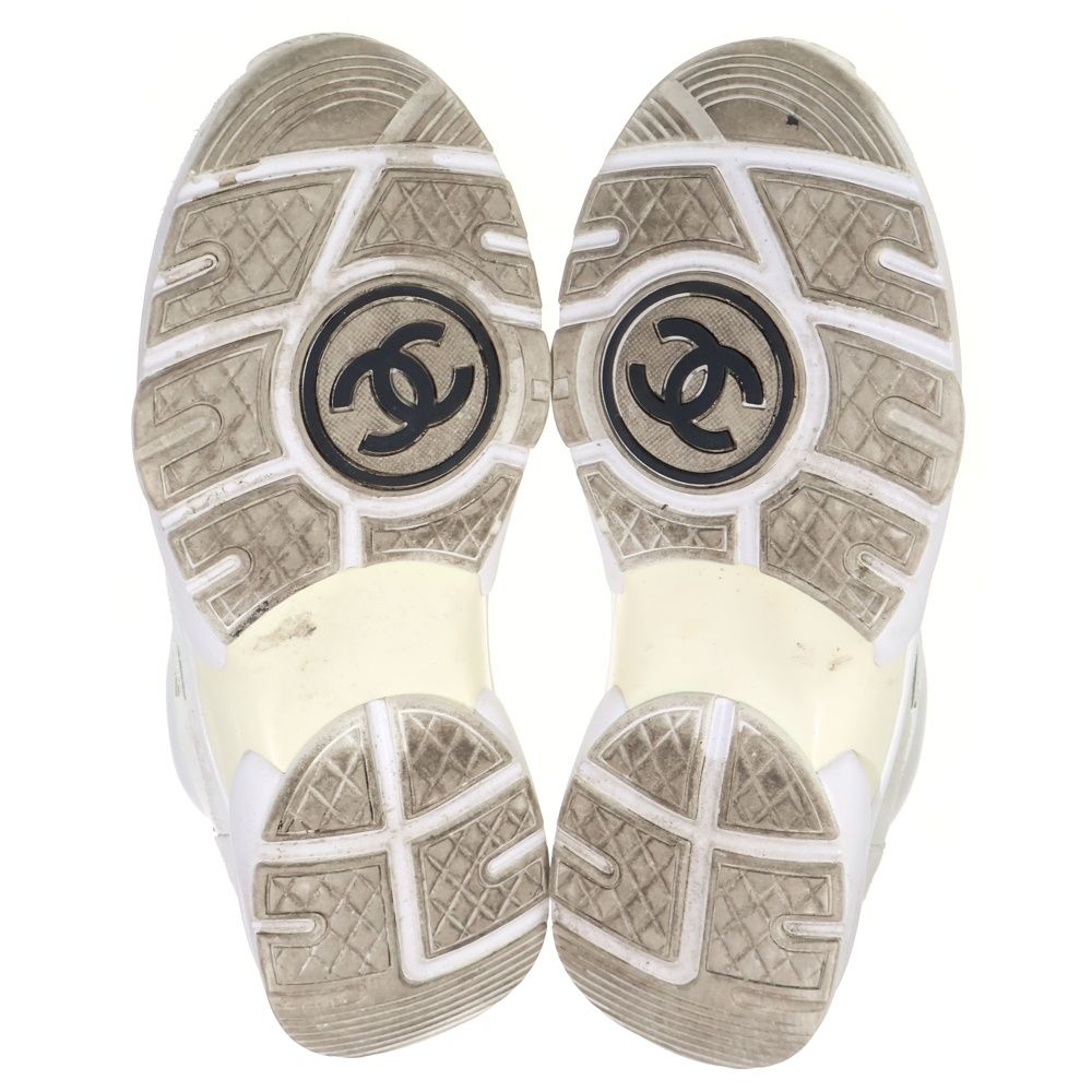 Chanel CC Logo Suede Duo Leather le Sup Low Cut Shu Sneakers White — view 5
