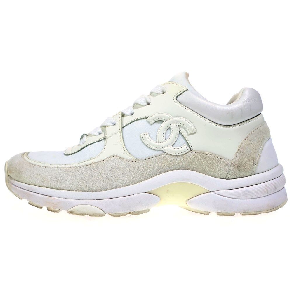 Chanel CC Logo Suede Duo Leather le Sup Low Cut Shu Sneakers White
