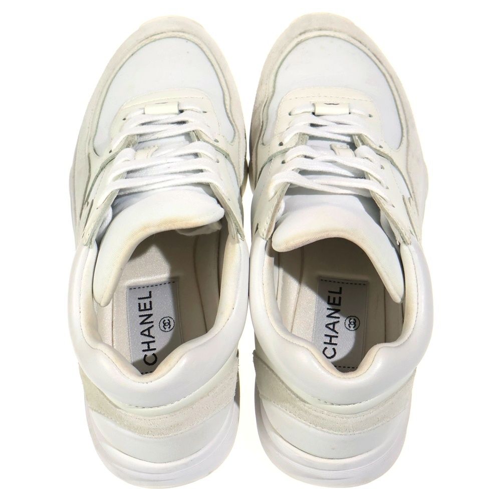 Chanel CC Logo Suede Duo Leather le Sup Low Cut Shu Sneakers White — view 4