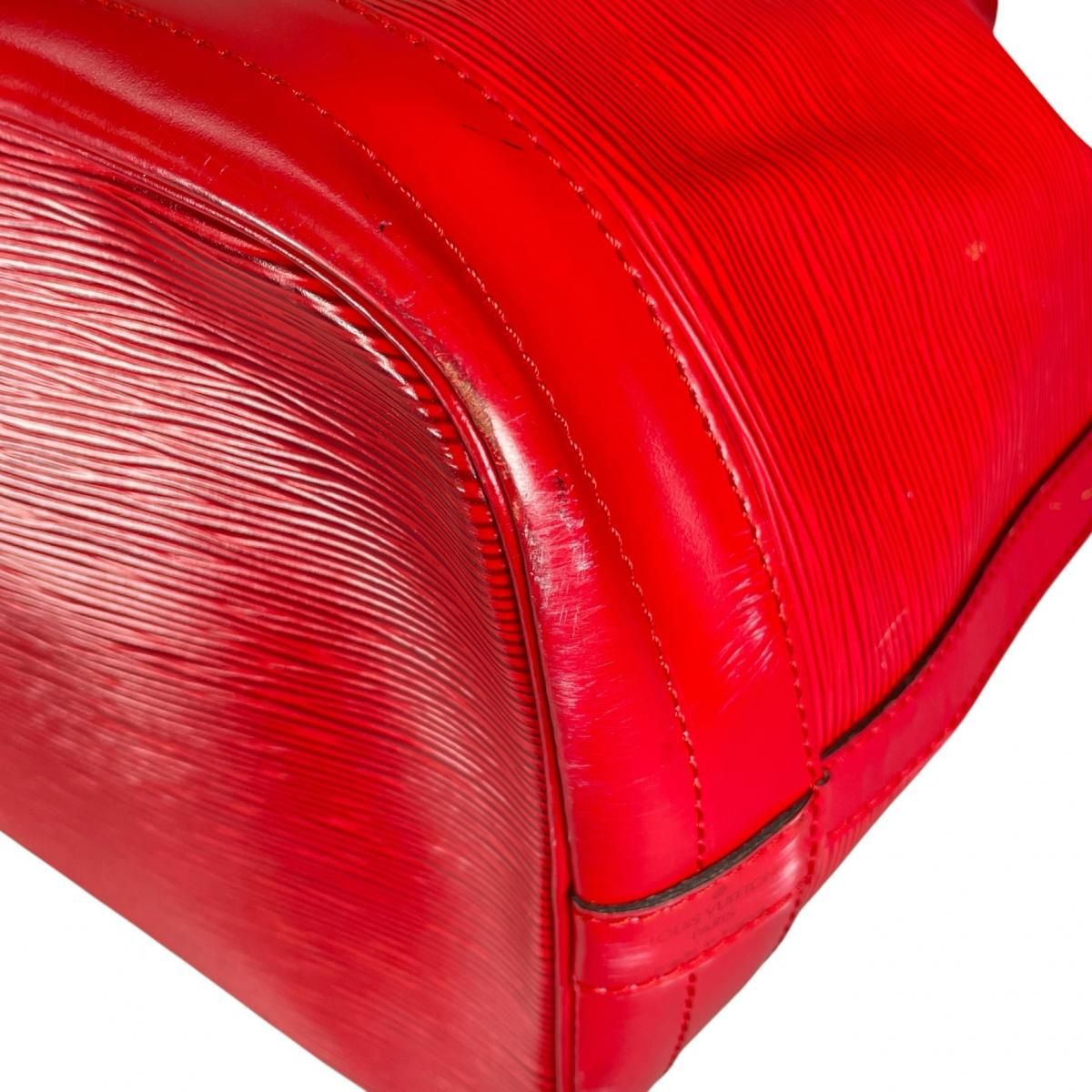 Louis Vuitton Castilian Red Shoulder Bag Noe — view 9
